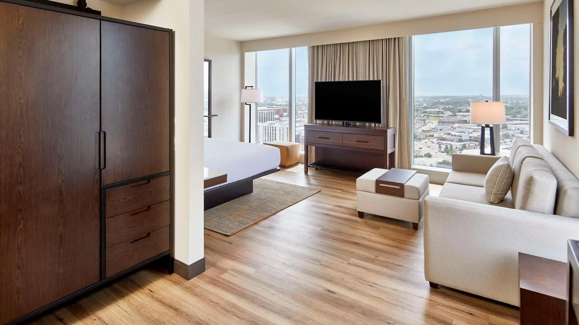 Embassy Suites By Hilton Nashville Downtown Hotel
