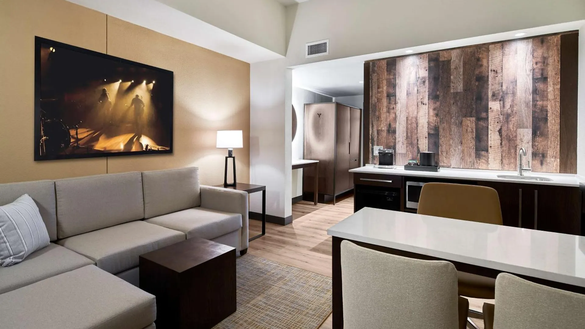 Embassy Suites By Hilton Nashville Downtown Hotel