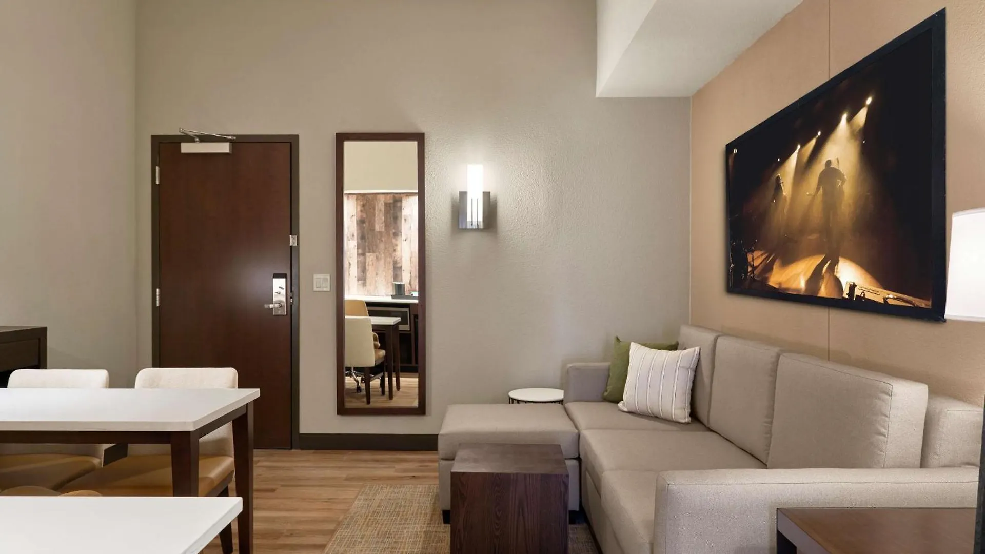 Embassy Suites By Hilton Nashville Downtown 4*,