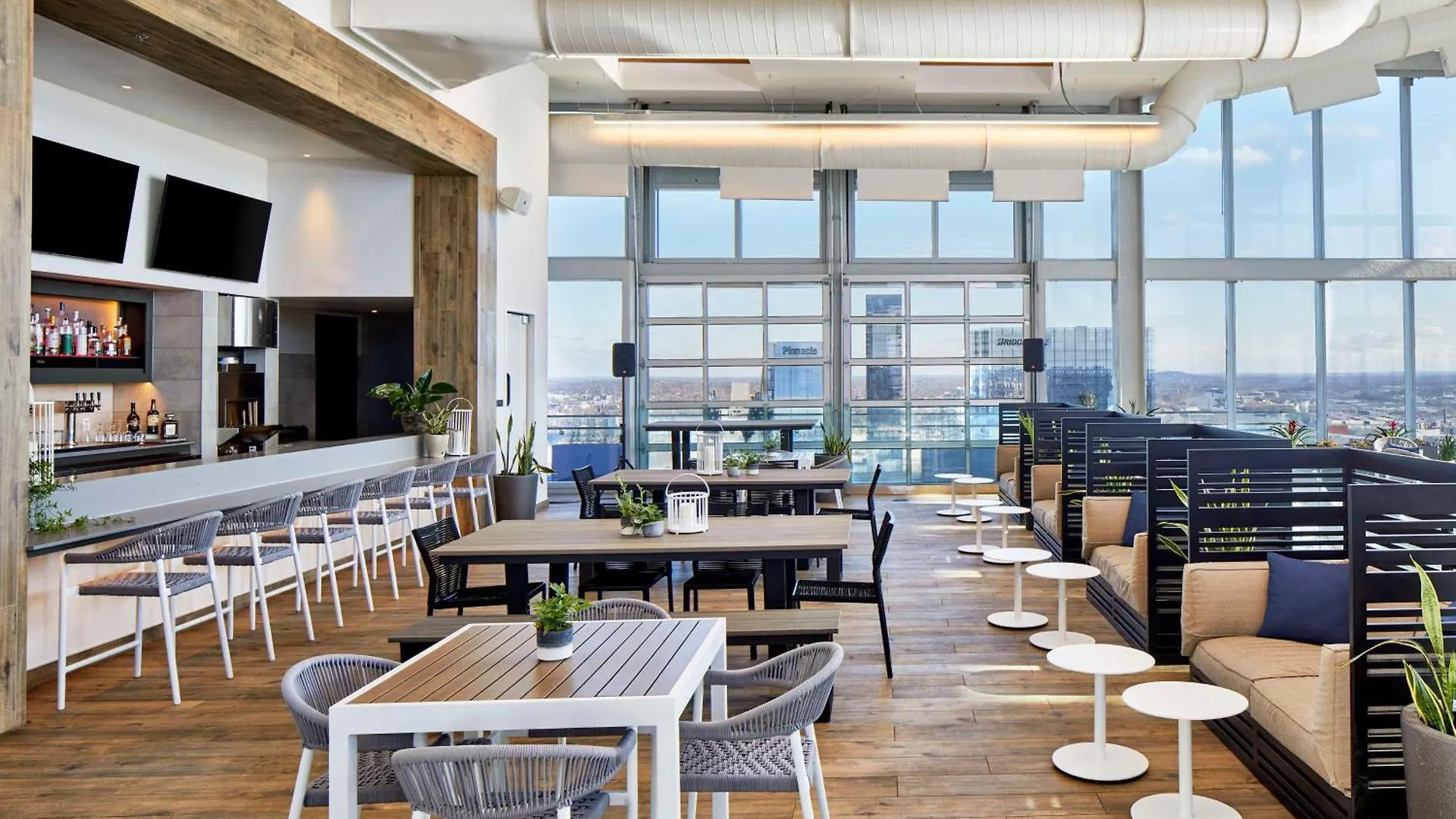 Hotel Embassy Suites By Hilton Nashville Downtown