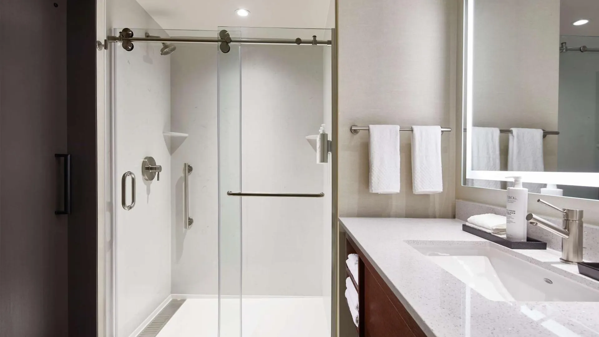 Hotel Embassy Suites By Hilton Nashville Downtown