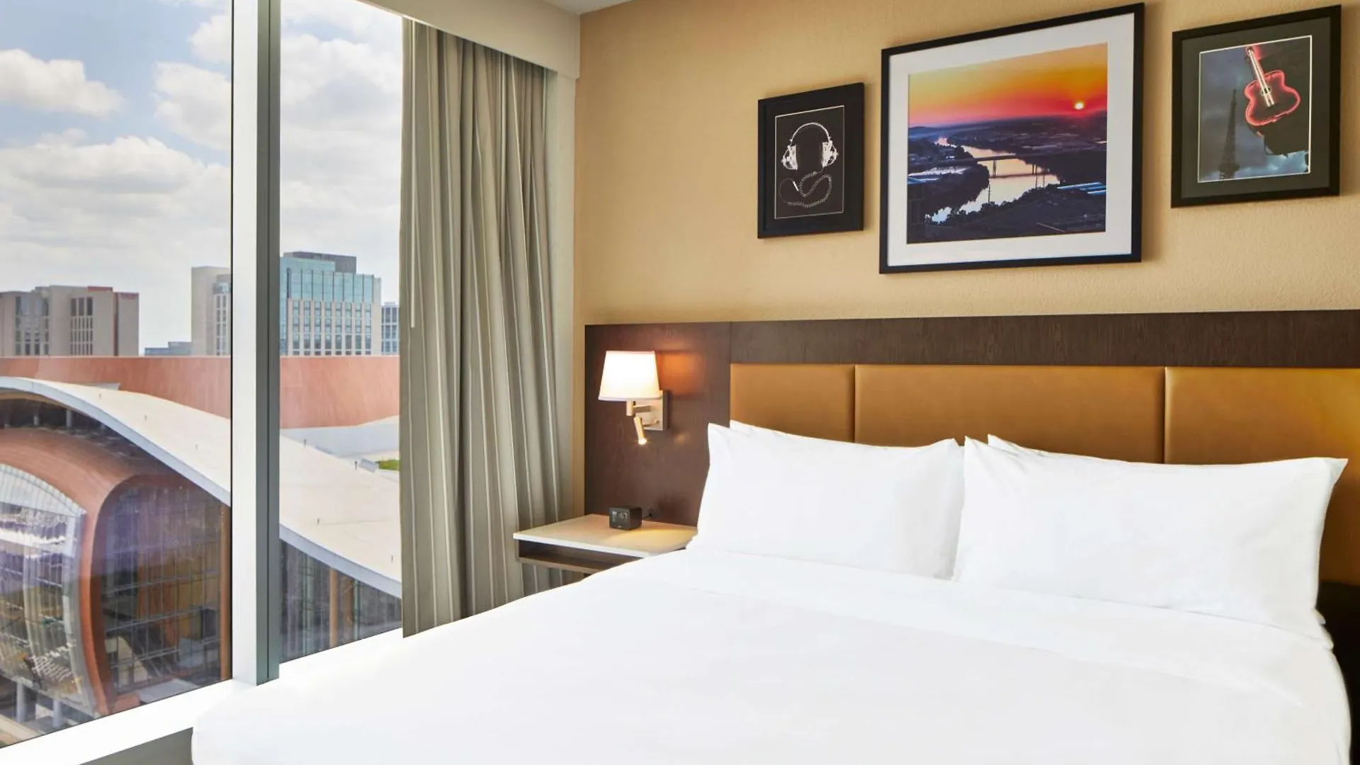 Hotel Embassy Suites By Hilton Nashville Downtown