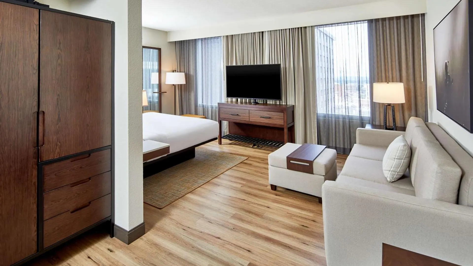Hotel Embassy Suites By Hilton Nashville Downtown